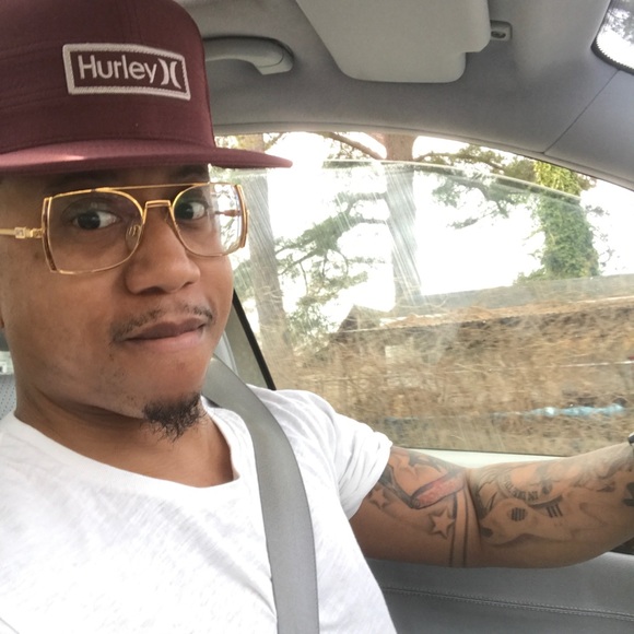 Profile Picture of Keith Drakeford (@mrdrakeford) on Poshmark