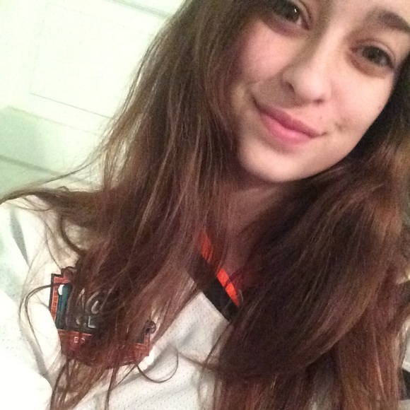 Profile Picture of Julia Macchione (@julsmacc) on Poshmark