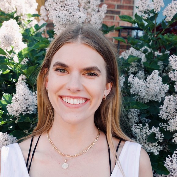 Profile Picture of Jordyn Marshall (@jojomarsh) on Poshmark