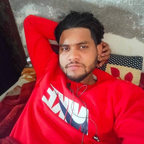 Profile Picture of Gulbahar Malik (@gulbaharmalik) on Poshmark