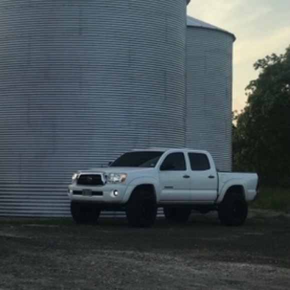 Profile Picture of Chris Morin (@kingace82) on Poshmark