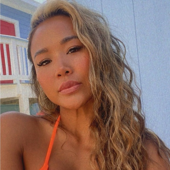Profile Picture of Noi Chitmany (@nchitmany) on Poshmark