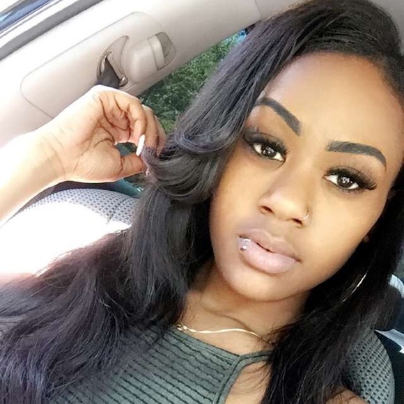 Profile Picture of Ray Albert (@rayyyleeee) on Poshmark