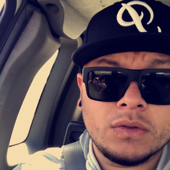 Profile Picture of Peter Velazquez (@peterok88) on Poshmark