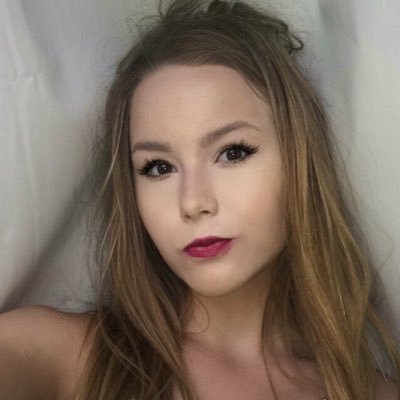 Profile Picture of Paige Hanson (@paigehanson_) on Twitter