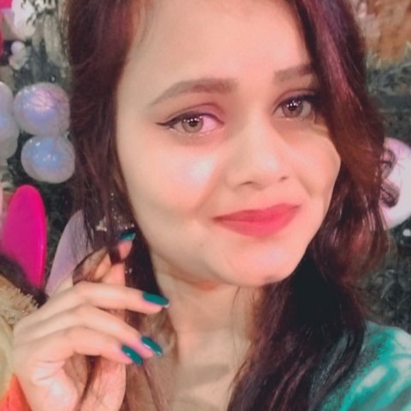 Profile Picture of Divya Verma (@divya716) on Poshmark
