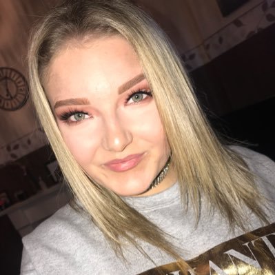 Profile Picture of Susanne Richards (@susxnnerichxrds) on Twitter