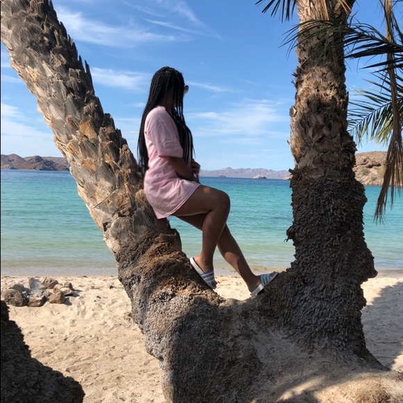 Profile Picture of Andrea Salcido (@anndreeayo) on Poshmark