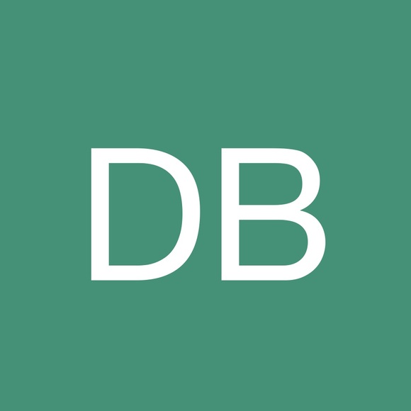 Profile Picture of Djiovana Burkowski (@djiovanab) on Poshmark