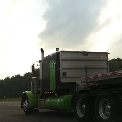 Profile Picture of Lindsay Bauer (@lbauer99) on Twitter