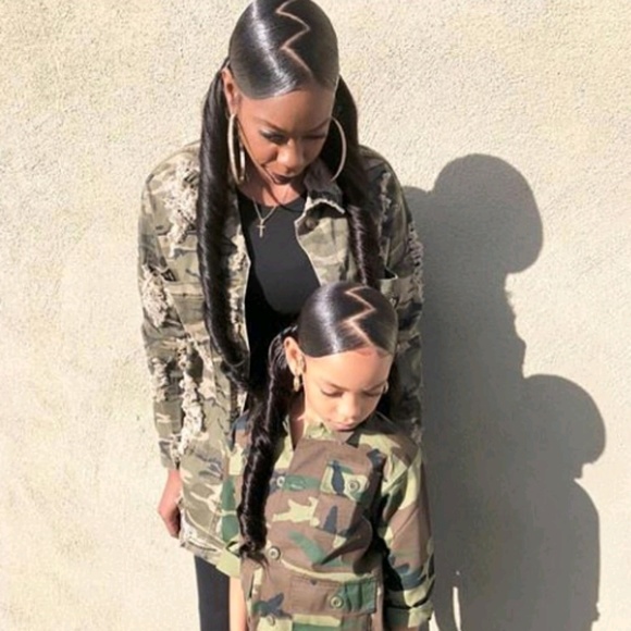 Profile Picture of Artia Wildee (@artiawildee96) on Poshmark