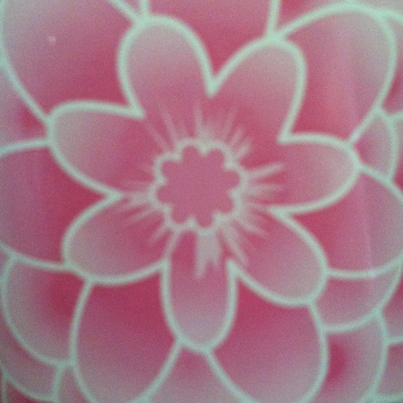 Profile Picture of Valerie Tissue (@vdt) on Poshmark