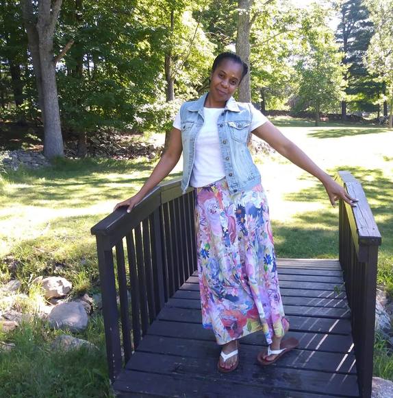 Profile Picture of Smiley Cacho (@iycc28) on Poshmark