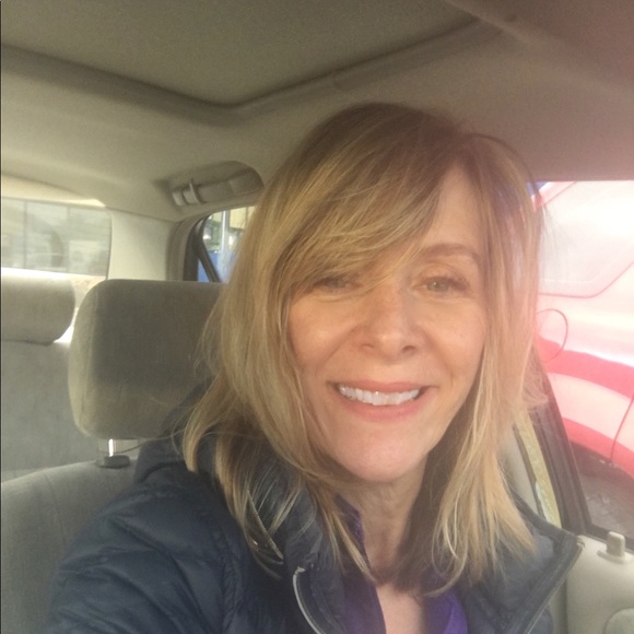 Profile Picture of Janet Shostek (@jangirl10) on Poshmark