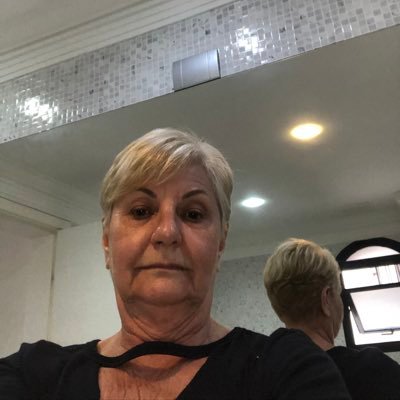 Profile Picture of Luiza Walasinski Di Nardi (@DiWalasinski) on Twitter