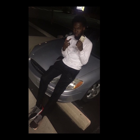 Profile Picture of Murrell Kearney (@rell80) on Poshmark