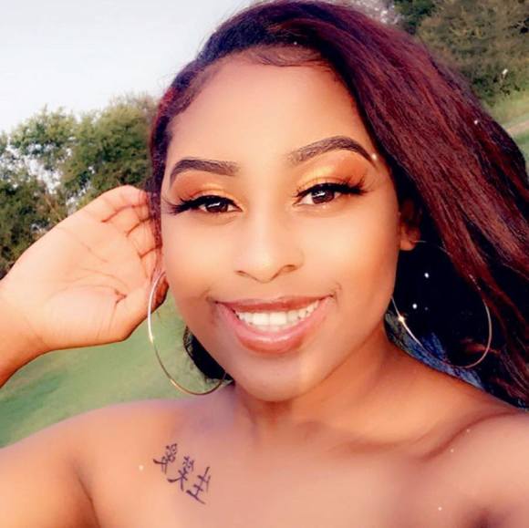 Profile Picture of Deasia Hynson (@_dhynson_) on Poshmark