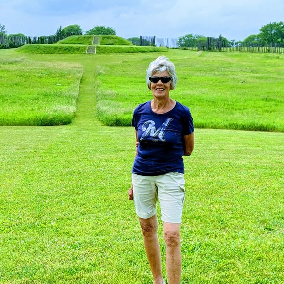 Profile Picture of Janis Hoesly (@jhoesly87) on Poshmark