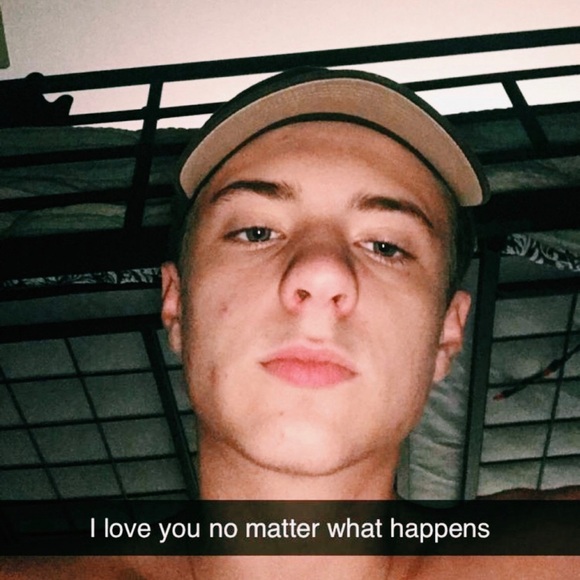 Profile Picture of Ben Mathews (@jmatthews123) on Poshmark