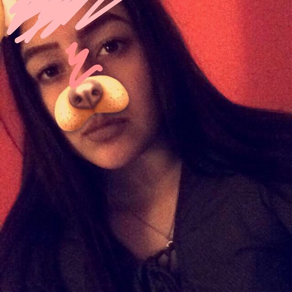 Profile Picture of Samantha Hidalgo (@samanthaokaaay) on Poshmark