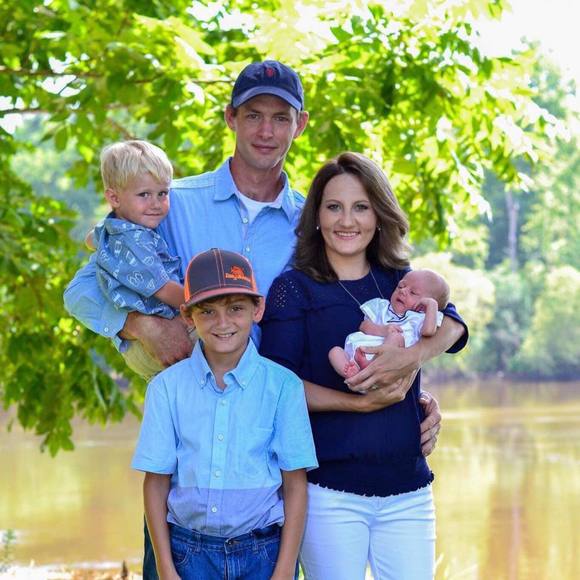 Profile Picture of Dustin Hill (@dustinhill359) on Poshmark