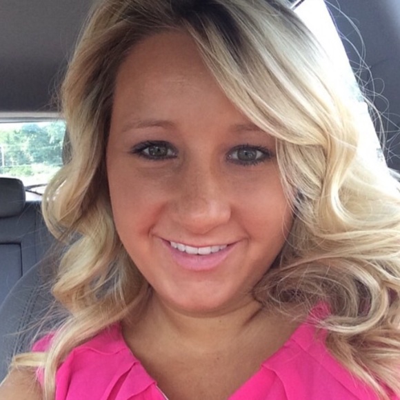 Profile Picture of Renee Taddeo (@renee_taddeo) on Poshmark