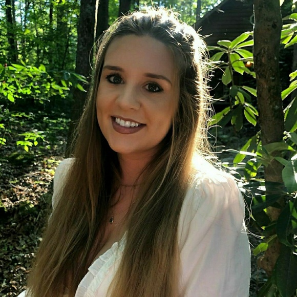 Profile Picture of Hope Crouch (@1princess102512) on Poshmark