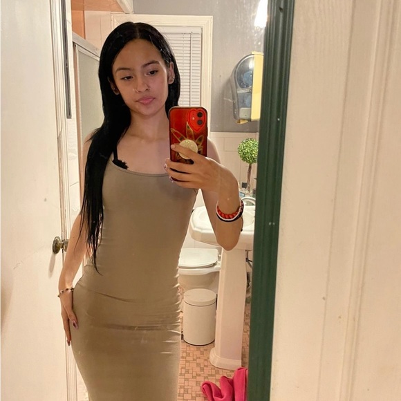 Profile Picture of Katherine Aguirre (@katherineagu429) on Poshmark