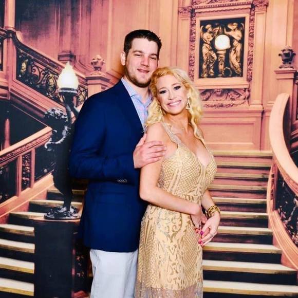 Profile Picture of Sarah Snedden (@sarahjane9184) on Poshmark