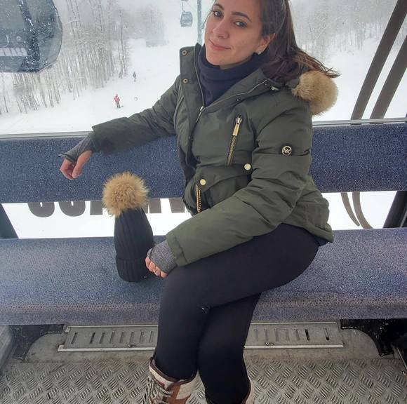 Profile Picture of Loretta Sanchez (@xoretta) on Poshmark