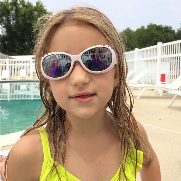 Profile Picture of Robin Siegert (@rdsiegert) on Poshmark