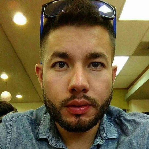 Profile Picture of Arturo Tovar (@arturotovar90) on Poshmark