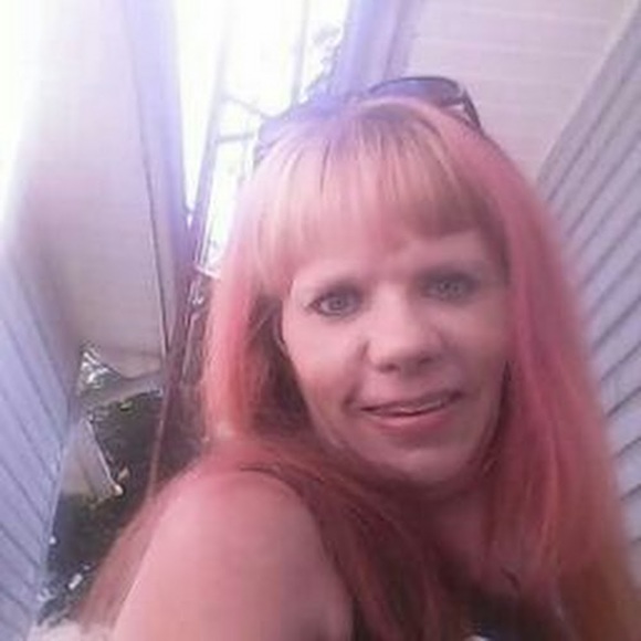 Profile Picture of Jenny Schnabel (@jschnabel979) on Poshmark