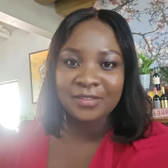 Profile Picture of Ancilia Musengezi (@anciliam) on Poshmark