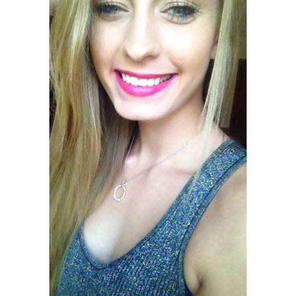 Profile Picture of Amber Kloos (@ambermariekloos) on Poshmark