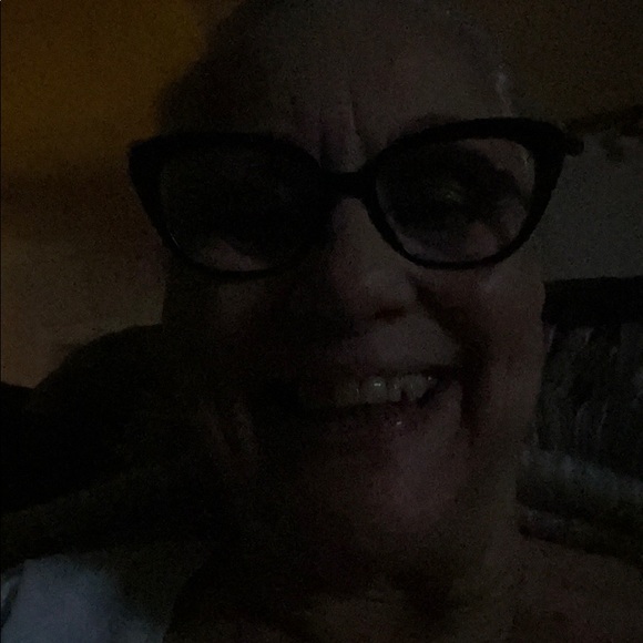 Profile Picture of Julie Williams (@juliewilliam883) on Poshmark