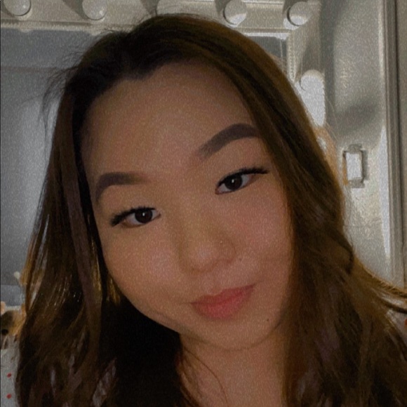 Profile Picture of Kayla Saeteun (@kayla_saeteun) on Poshmark