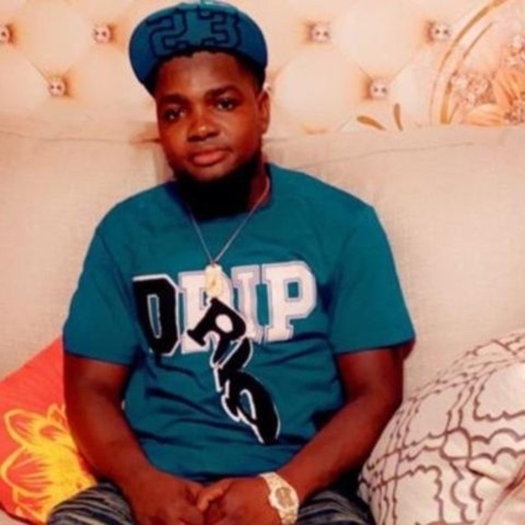 Mondestin Juvernot - Poshmark Profile Picture of Mondestin Juvernot (@mondestinj) on Poshmark