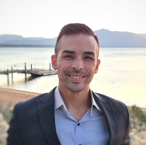 Profile Picture of Kim Garback (@kimgarback) on Poshmark