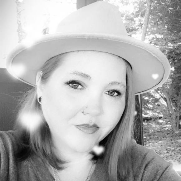 Profile Picture of Mindy Conley (@fst660r02) on Poshmark