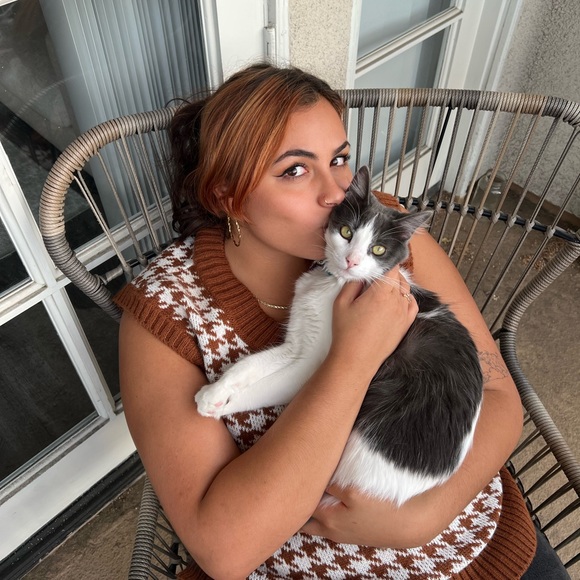 Profile Picture of Natalie Sharata (@natsharshar) on Poshmark