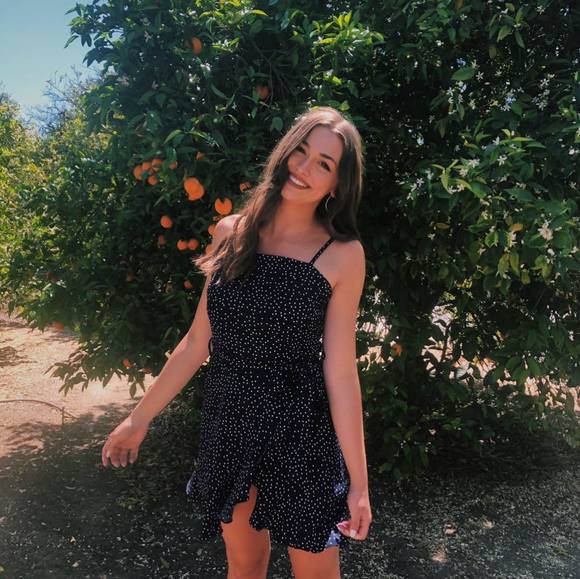 Profile Picture of Katie Kamiyama (@katiekamiyama) on Poshmark