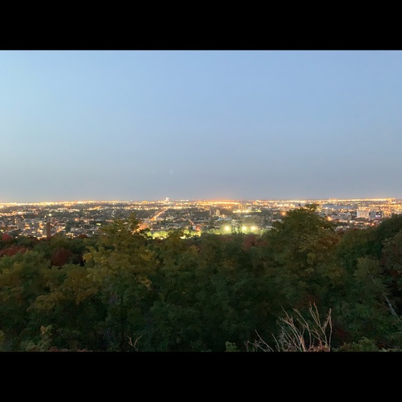 Profile Picture of Anne Carbonell (@pwinklee) on Poshmark