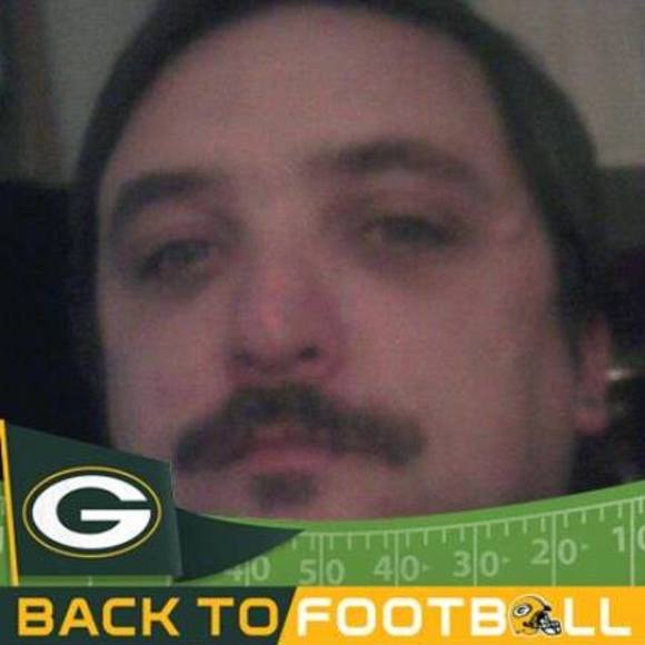 Profile Picture of Jeffrey Rizen (@jeff_rizen) on Poshmark