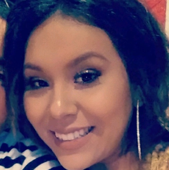 Profile Picture of Lucia Carrera (@lucyyyc) on Poshmark