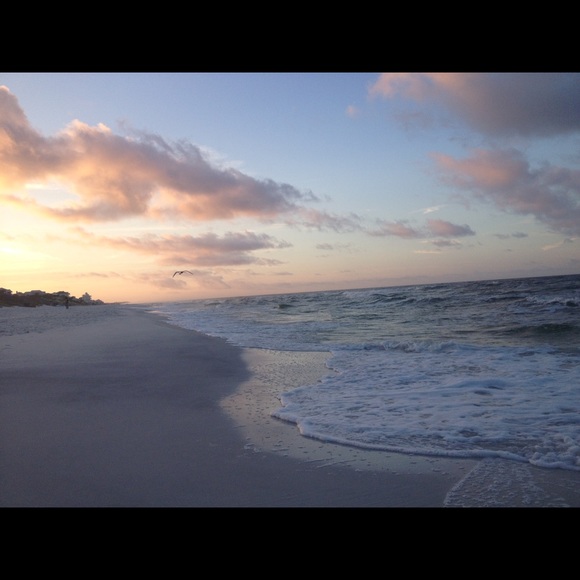 Profile Picture of Julie Bauguess (@joodleb) on Poshmark