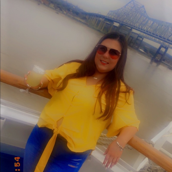 Profile Picture of Erica Brumfield (@erica_marierc) on Poshmark