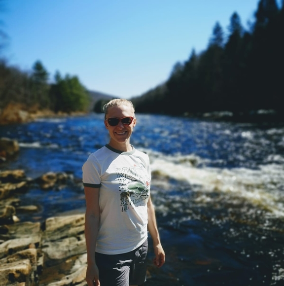 Profile Picture of Jillian Peever (@peeverj) on Poshmark