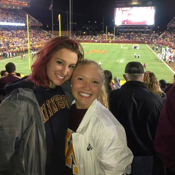 Profile Picture of Sydney Dynneson (@_sydneydyn) on Poshmark