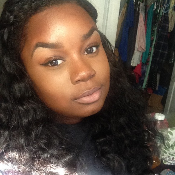 Profile Picture of Kim Gresham (@itskimigee) on Poshmark